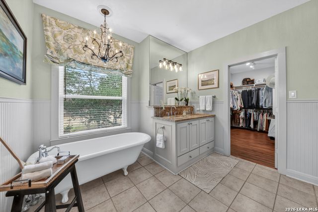 101 CIBOLO HOLLOW N, Fair Oaks Ranch, TX 78015