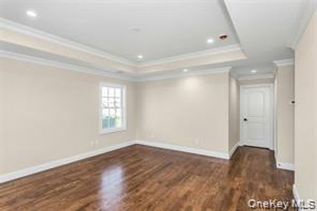 9 Briggs Street, Hicksville, NY 11801