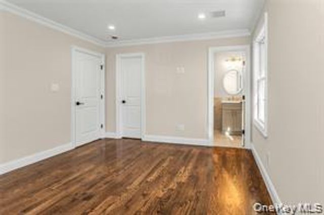 9 Briggs Street, Hicksville, NY 11801