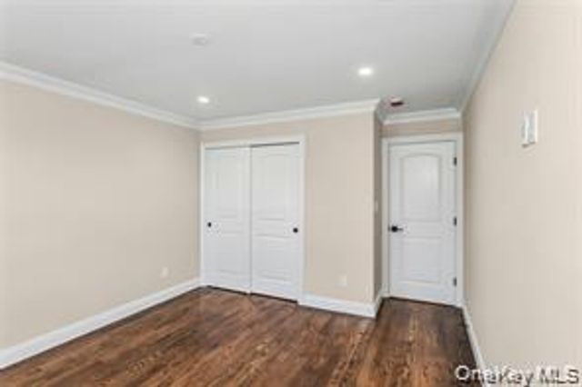 9 Briggs Street, Hicksville, NY 11801