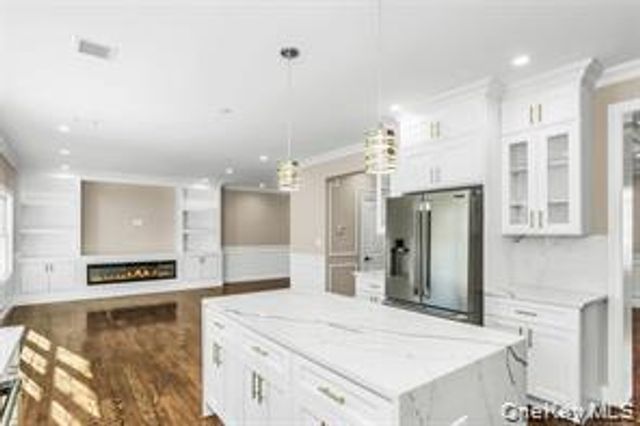 9 Briggs Street, Hicksville, NY 11801