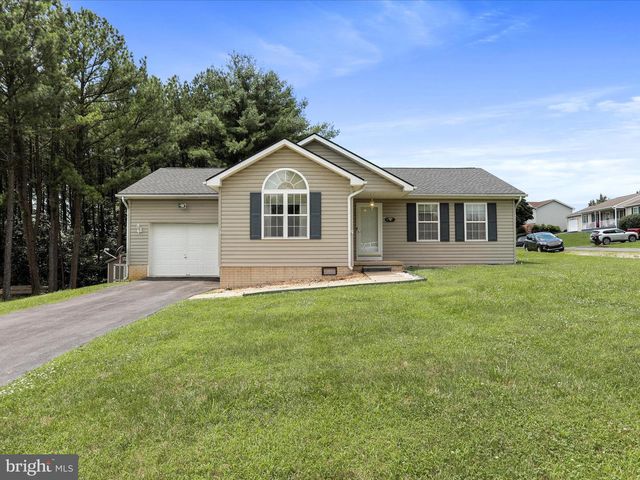 6 BLAKE, Martinsburg, WV 25404