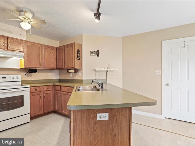6 BLAKE, Martinsburg, WV 25404
