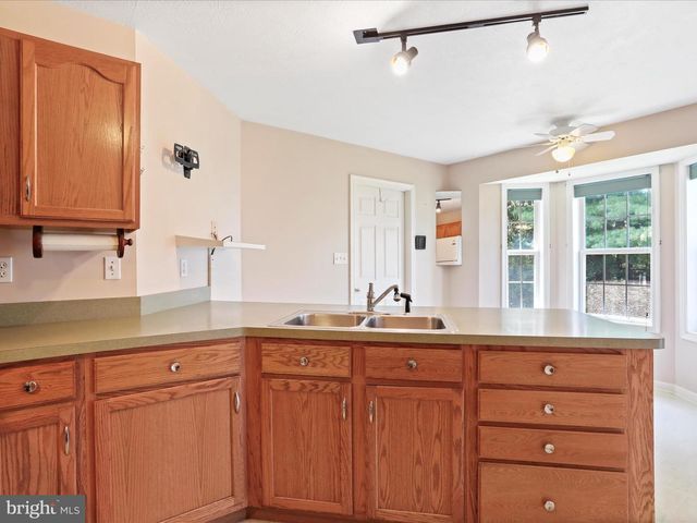 6 BLAKE, Martinsburg, WV 25404