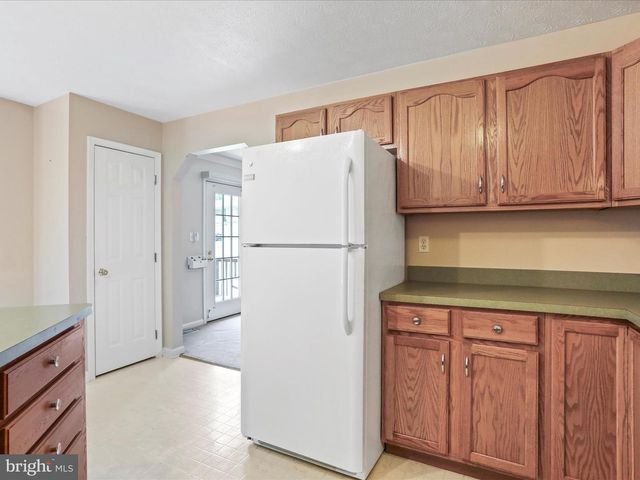 6 BLAKE, Martinsburg, WV 25404