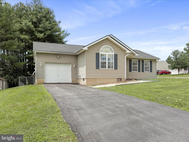 6 BLAKE, Martinsburg, WV 25404