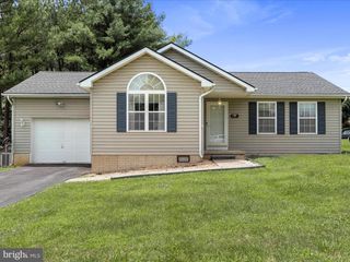 6 BLAKE, Martinsburg, WV 25404