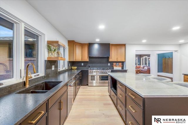 2009 S 88th Street, Omaha, NE 68124