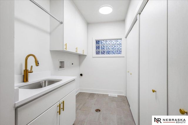 2009 S 88th Street, Omaha, NE 68124