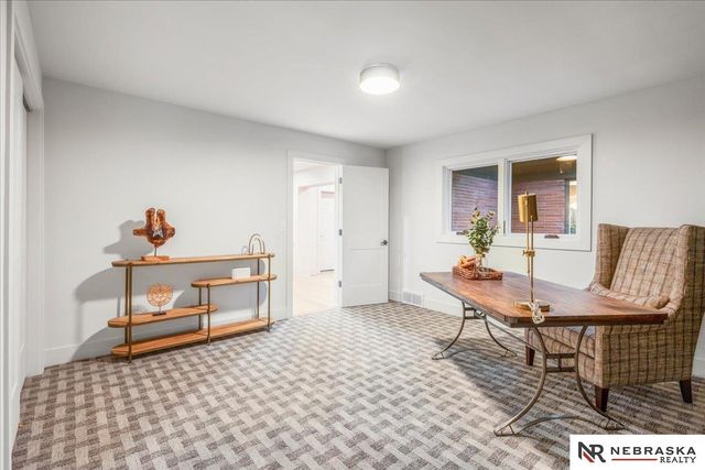 2009 S 88th Street, Omaha, NE 68124