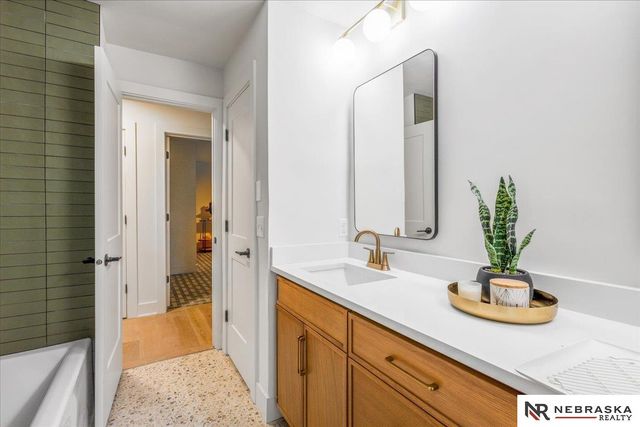 2009 S 88th Street, Omaha, NE 68124