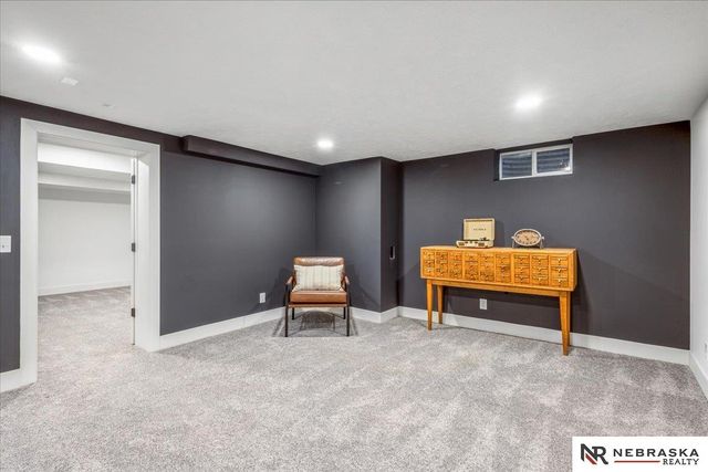 2009 S 88th Street, Omaha, NE 68124