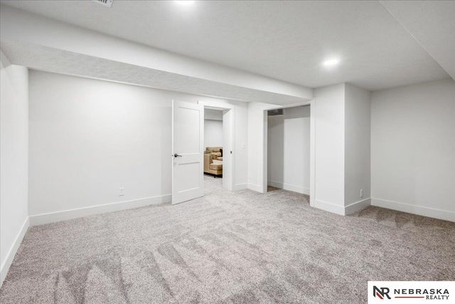 2009 S 88th Street, Omaha, NE 68124