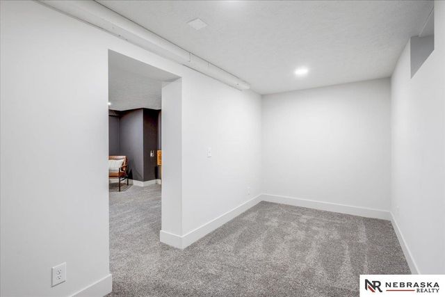 2009 S 88th Street, Omaha, NE 68124