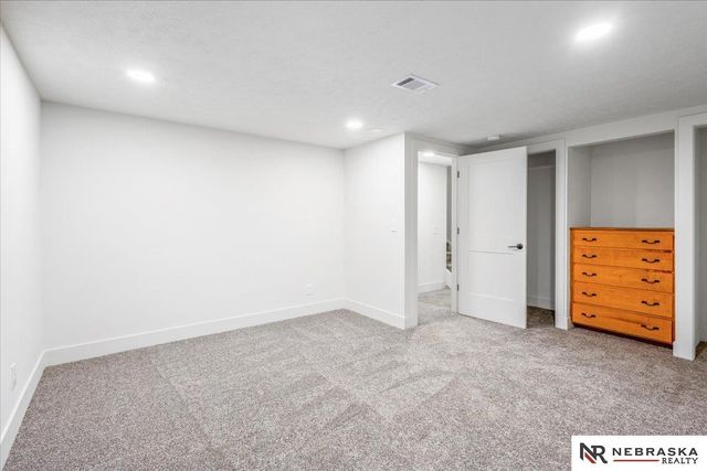 2009 S 88th Street, Omaha, NE 68124