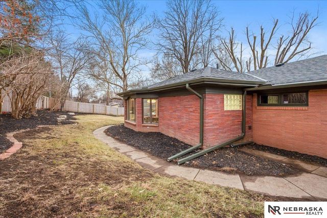 2009 S 88th Street, Omaha, NE 68124