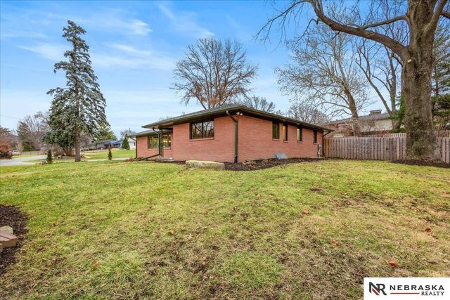 2009 S 88th Street, Omaha, NE 68124