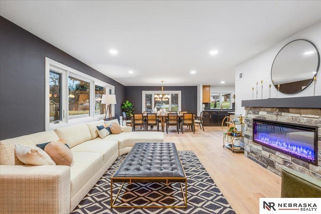 2009 S 88th Street, Omaha, NE 68124