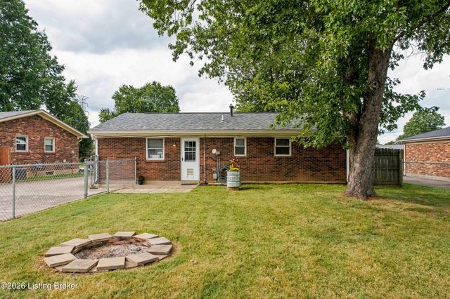 5229 Mount Holyoke Dr, Louisville, KY 40216