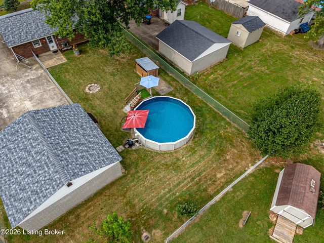 5229 Mount Holyoke Dr, Louisville, KY 40216