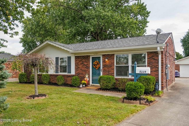 5229 Mount Holyoke Dr, Louisville, KY 40216