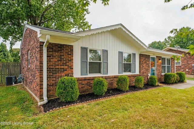 5229 Mount Holyoke Dr, Louisville, KY 40216