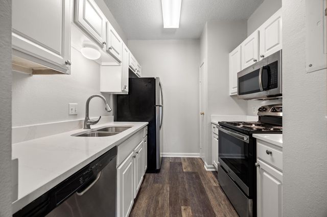 12166 Metric BLVD 233, Austin, TX 78758