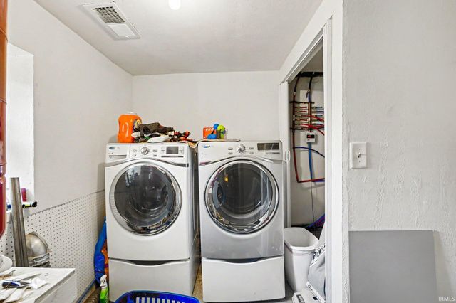 19948 Elizabeth Street, South Bend, IN 46637