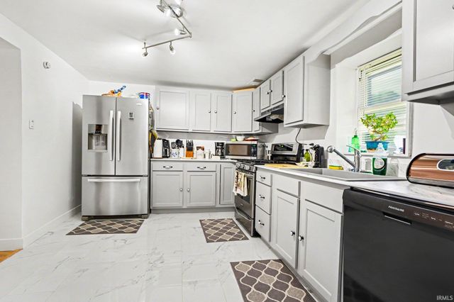 19948 Elizabeth Street, South Bend, IN 46637
