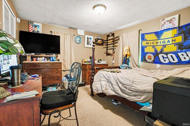19948 Elizabeth Street, South Bend, IN 46637