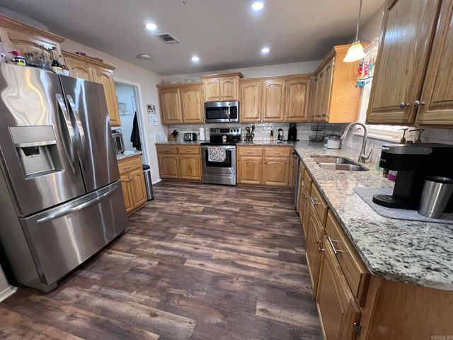 301 Pin Oak, Mena, AR 71953