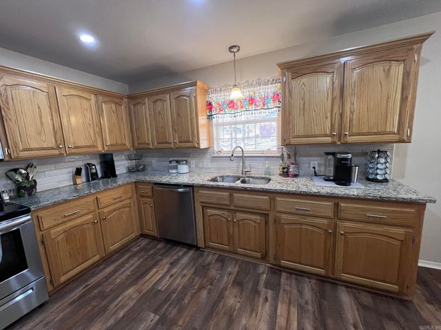 301 Pin Oak, Mena, AR 71953