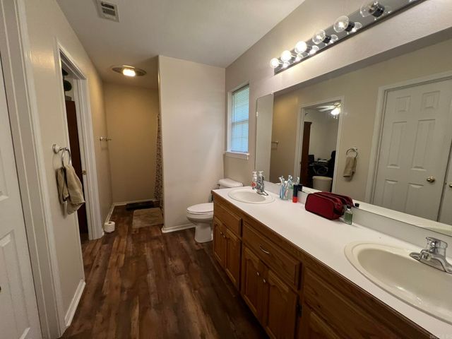 301 Pin Oak, Mena, AR 71953