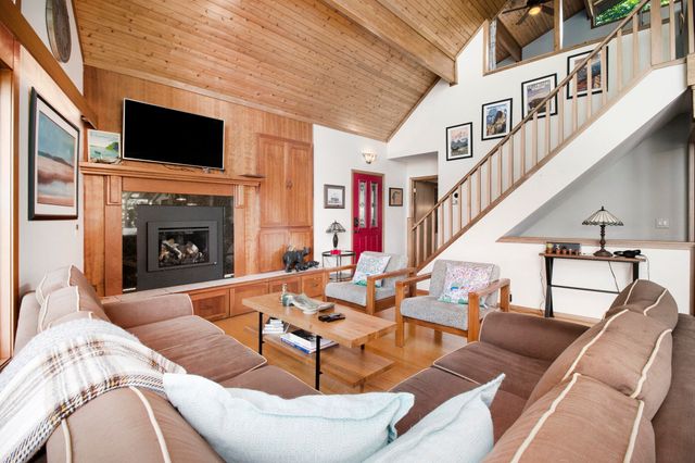 6218 N Loggers Lane, Ludington, MI 49431