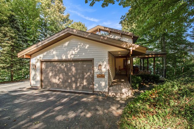 6218 N Loggers Lane, Ludington, MI 49431