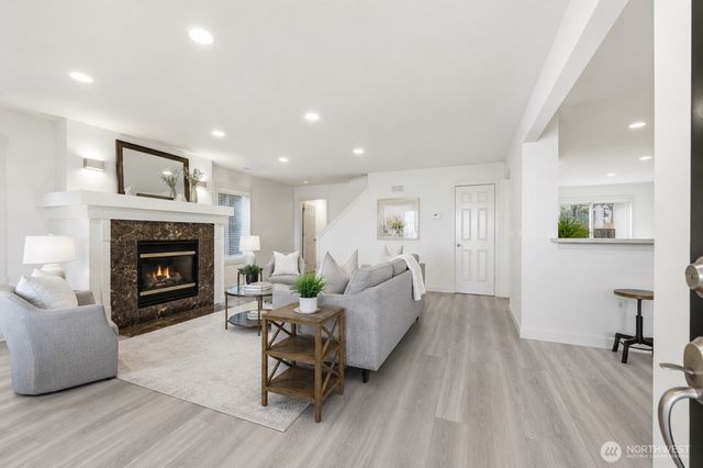 36703 SE Gravenstein Court, Snoqualmie, WA 98065
