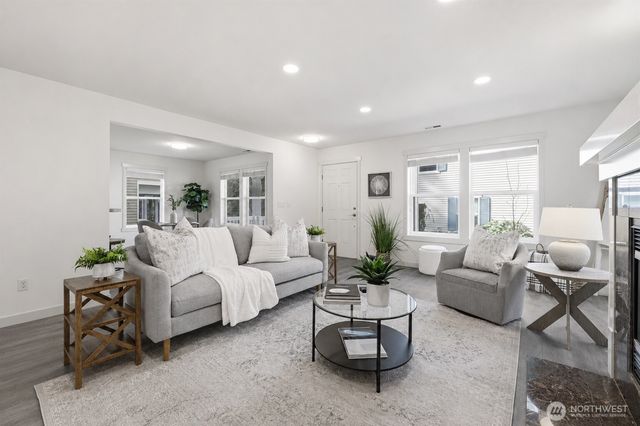 36703 SE Gravenstein Court, Snoqualmie, WA 98065