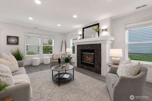 36703 SE Gravenstein Court, Snoqualmie, WA 98065