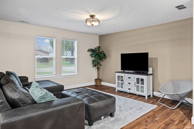 107 E 3rd Street, Otterbein, IN 47970