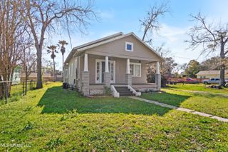 438 Ballentine Street, Bay Saint Louis, MS 39520