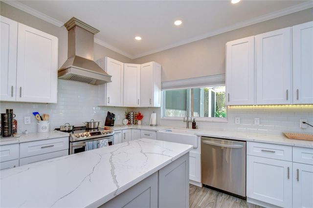 19312 SEA MIST LANE, Lutz, FL 33558