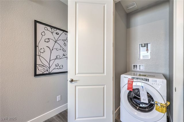 1509 Kaylis Cove Place 13, North Las Vegas, NV 89084