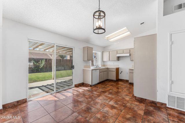 45311 Century Circle, Lancaster, CA 93535