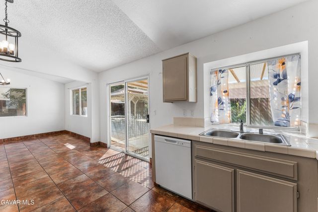 45311 Century Circle, Lancaster, CA 93535
