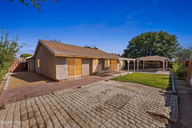 45311 Century Circle, Lancaster, CA 93535
