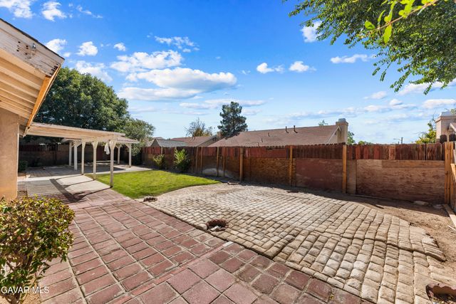 45311 Century Circle, Lancaster, CA 93535