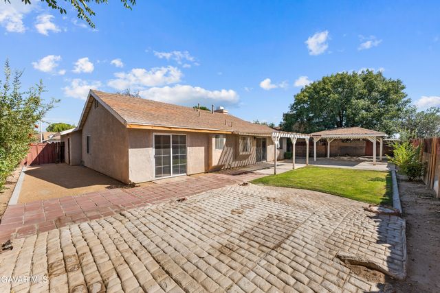 45311 Century Circle, Lancaster, CA 93535