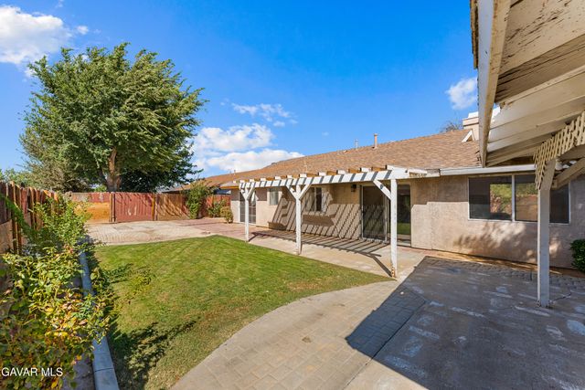 45311 Century Circle, Lancaster, CA 93535