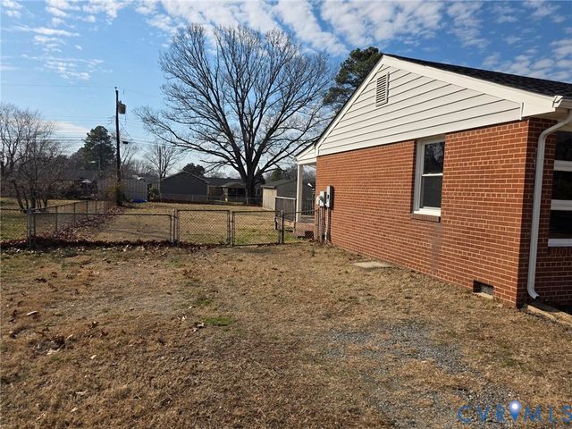 7979 Kenmore Dr, Mechanicsville, VA 23111