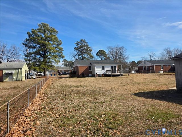 7979 Kenmore Dr, Mechanicsville, VA 23111